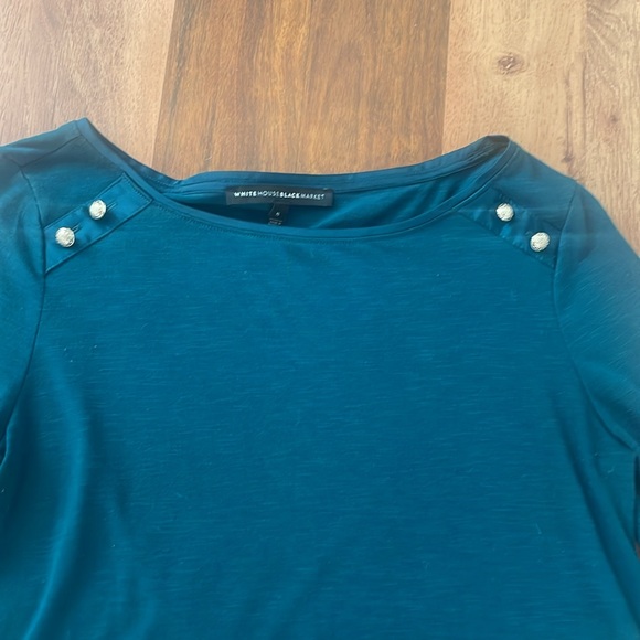 Green long sleeve shirt with gold buttons - Picture 2 of 4